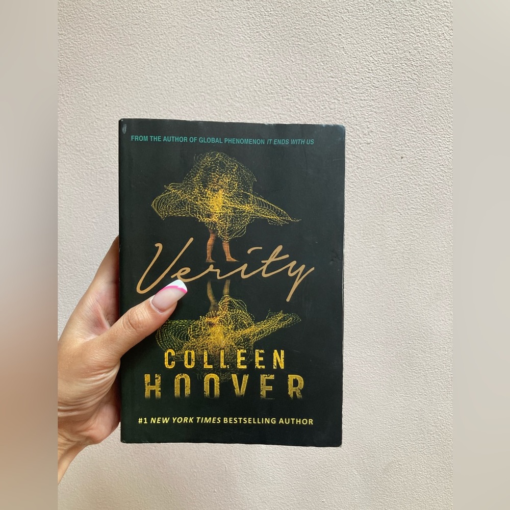 Collen Hoover two best selling books❤️🔥 - Picture 3 of 4